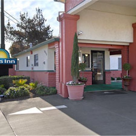Days Inn Salinas Airport Eksteriør billede
