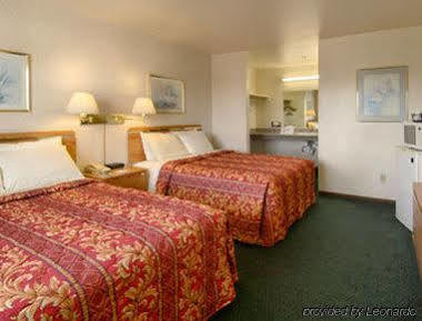 Days Inn Salinas Airport Eksteriør billede